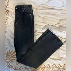 Dynamite Candice jeans in black. Size 28